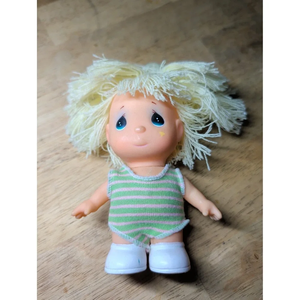 VINTAGE 1989 PRECIOUS MOMENTS ENESCO DOLL Used  Good Shape Free Shipping